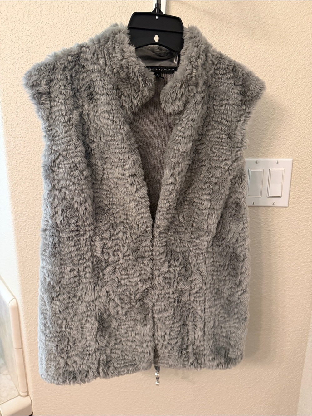 White House Black Market Plush Faux Fur Sleeveless Vest - Gray